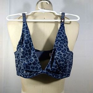 VS Sexy Soft Unlined Cheetah Plunge bra 32DD